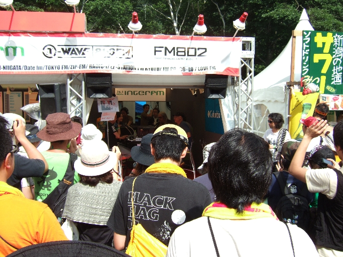 ダイナソーJr.がラジオ出演しています。