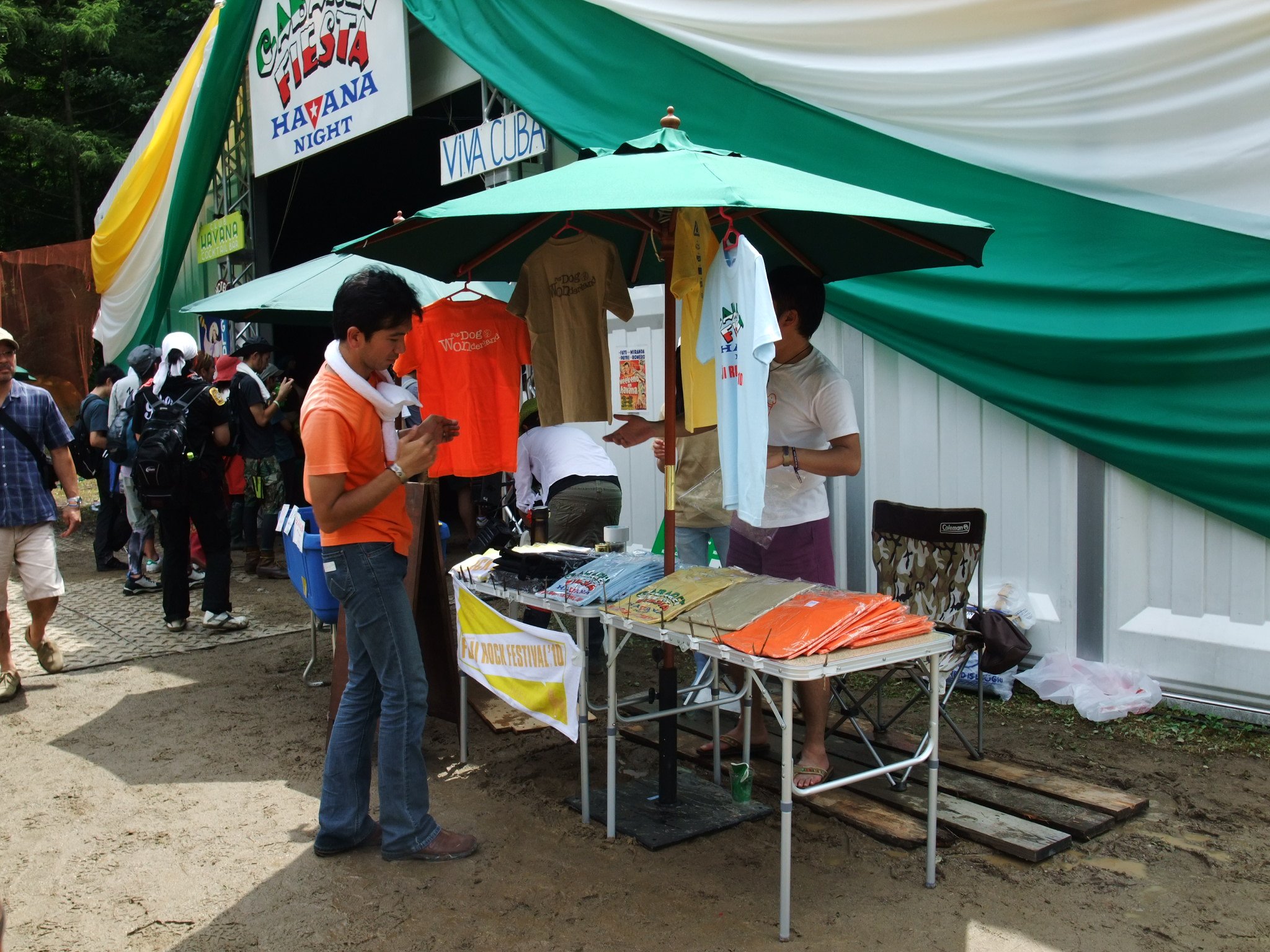 Tシャツ売り場。