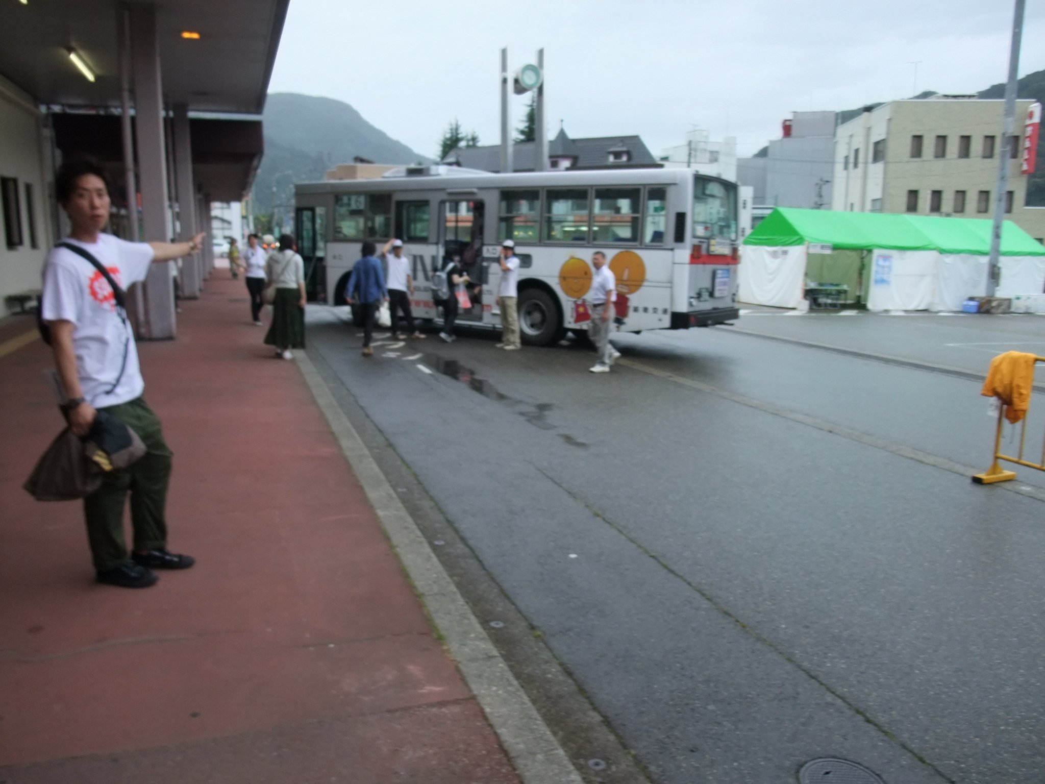 バスは基本的に路線バスです。