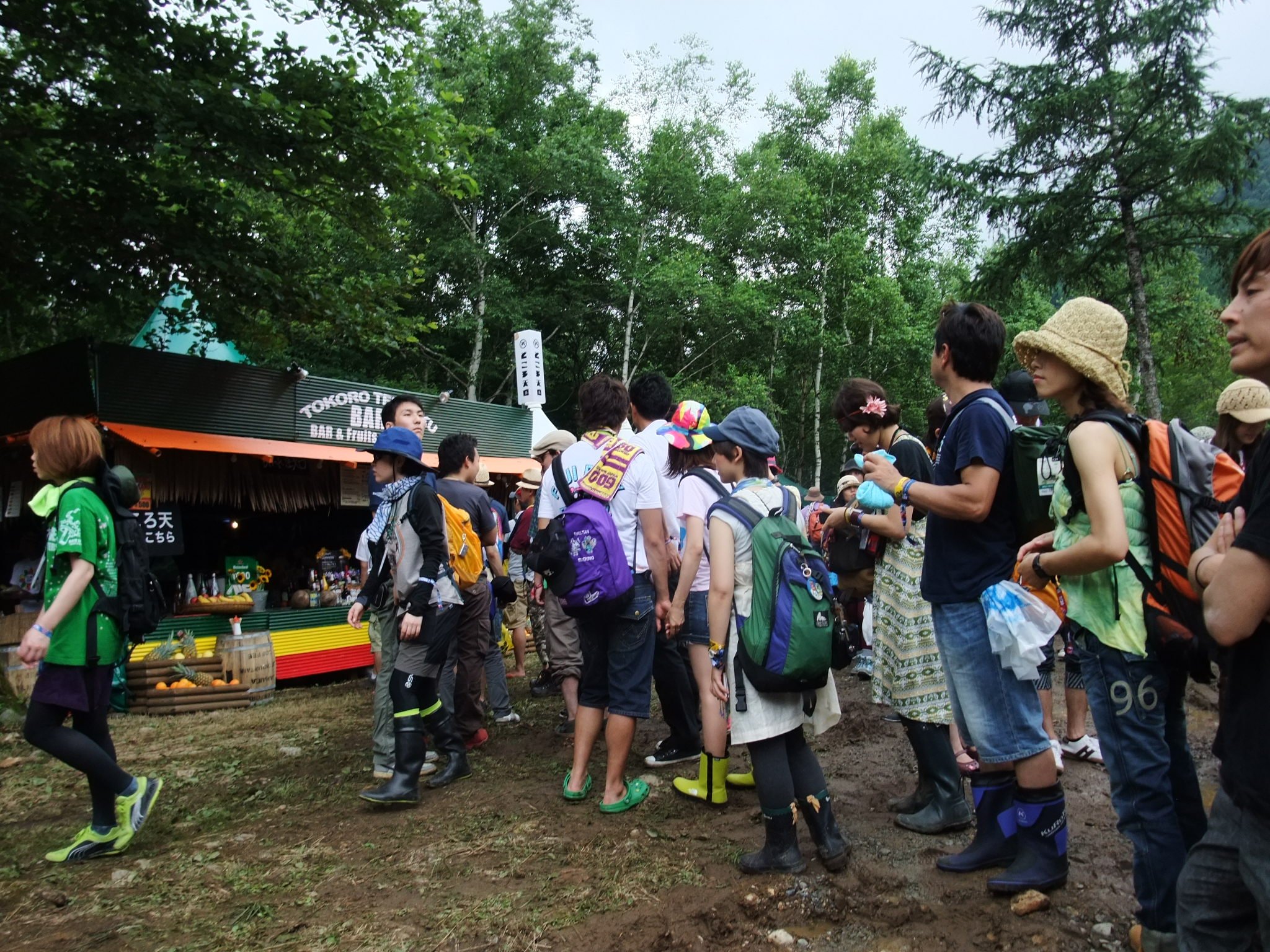 ところ天国バーの行列。