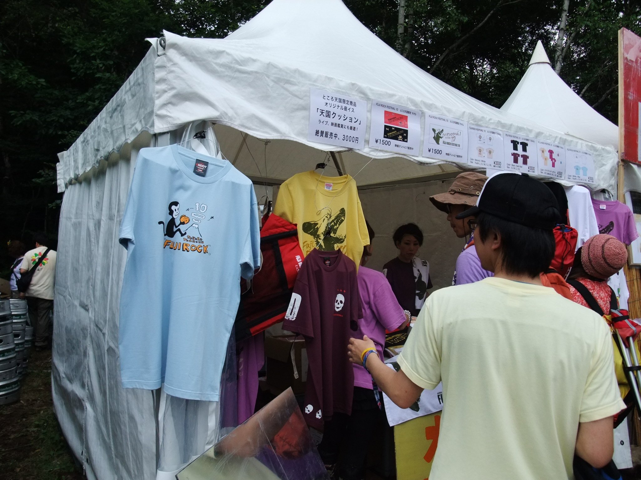 Tシャツ売り場。