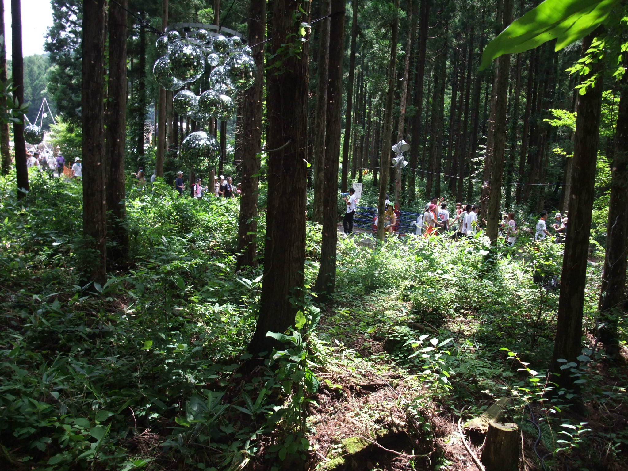 奥に見えるのはフィールド・オブ・ヘブンとオレンジコートの通路。