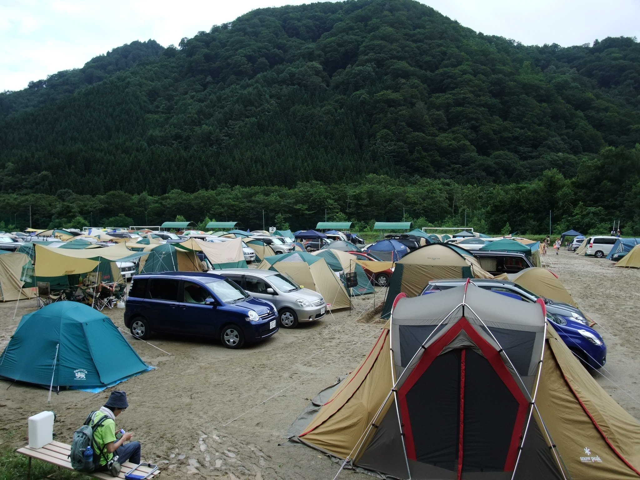 平らですが水はけはあまりよくなさそうです。