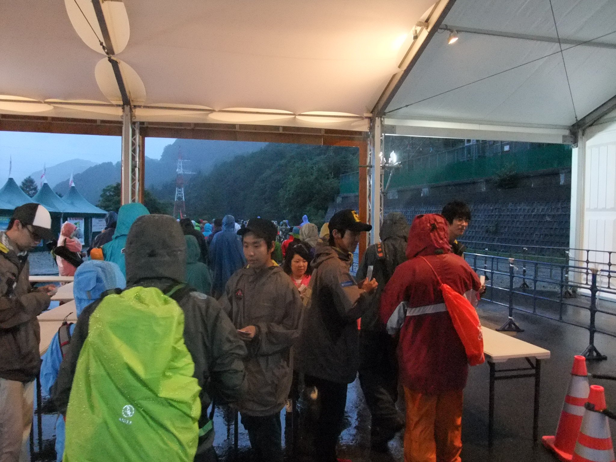 「お楽しみ抽選券」をもらいましょう。