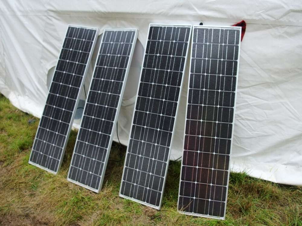 太陽光発電パネル。