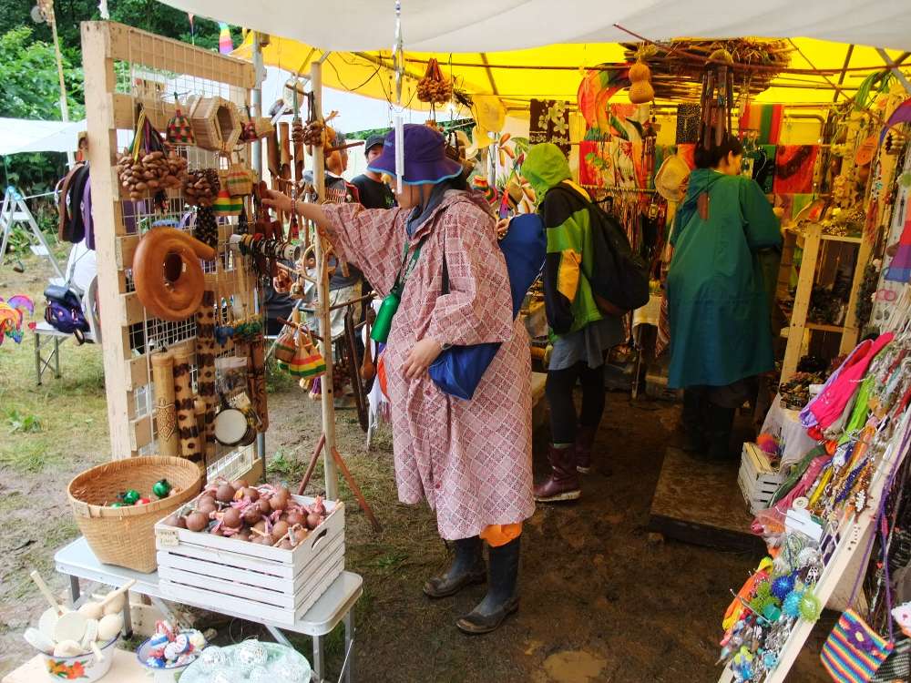 楽器、雑貨多数。