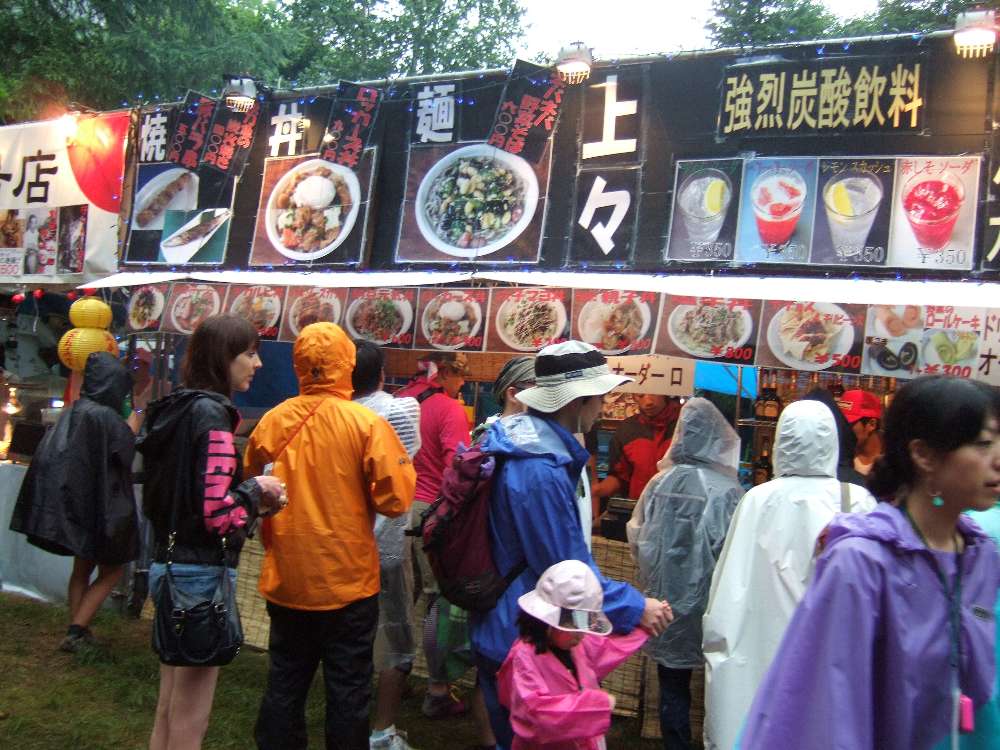 丼や麺や上々。ワールドレストランでいいのかどうか分からない店。