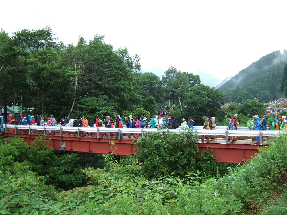 橋の幅が狭い仮設橋A。