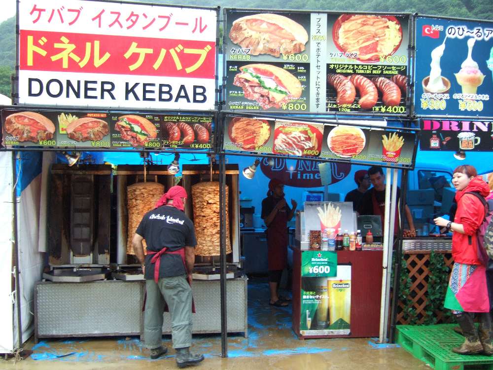 毎年出店しているドネルケバブ。