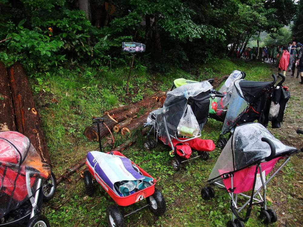 ベビーカー置き場もあります。