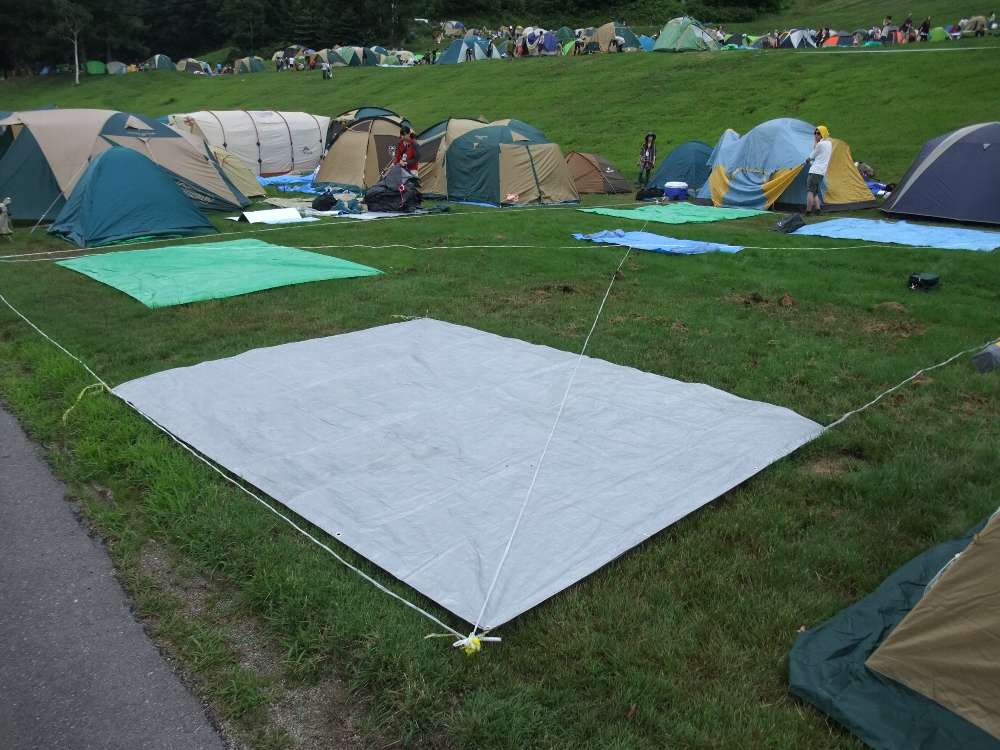広く先取りしてテントを設営しないところ。