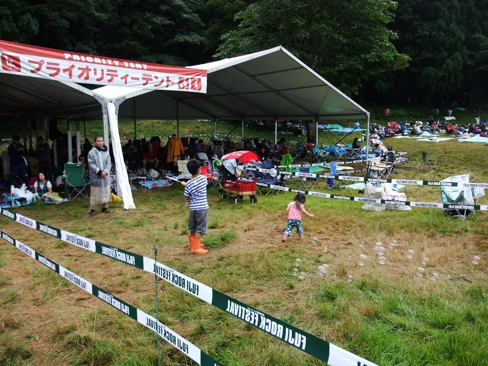 子連れ客が多い。