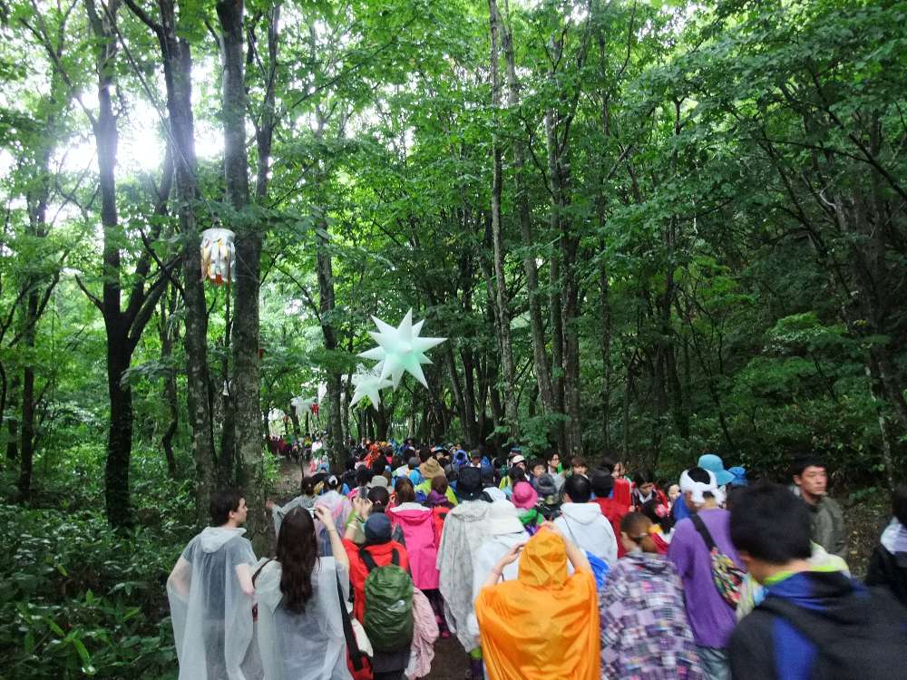 晴れていると明るい。