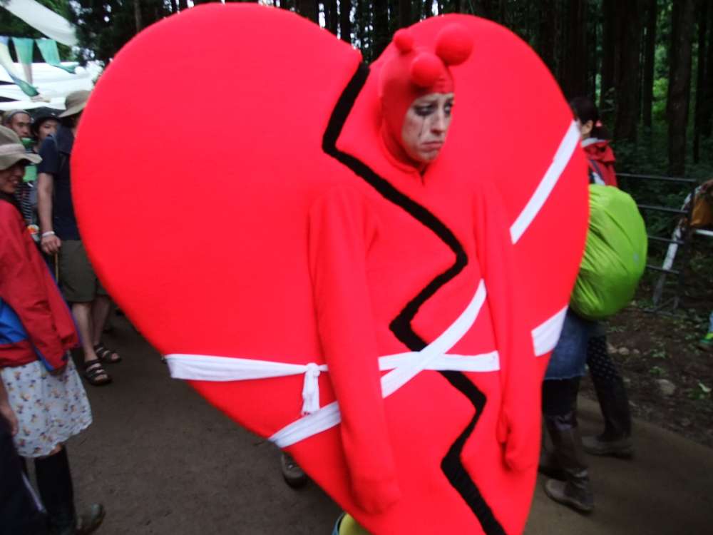 3人分くらいの幅を取る人。