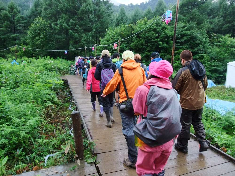 グリーンステージに行く方のボードウォーク。