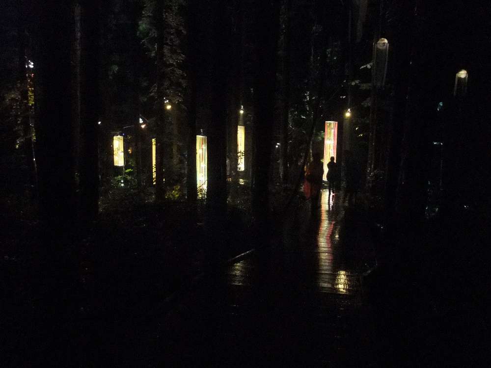 オレンジコート近辺のアート。