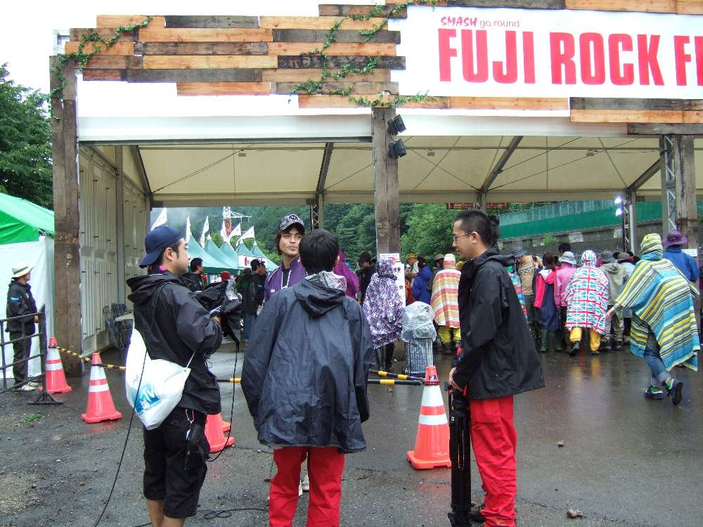 テレビ撮影。MTVか。