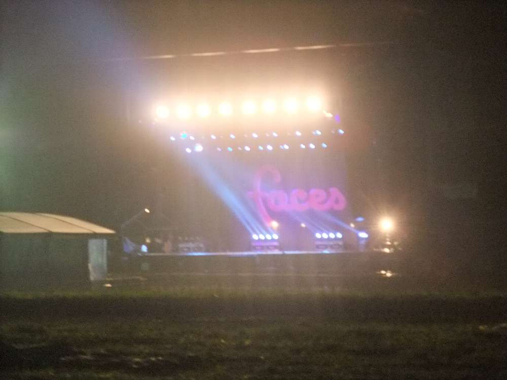 初日午前3時40分ごろ。