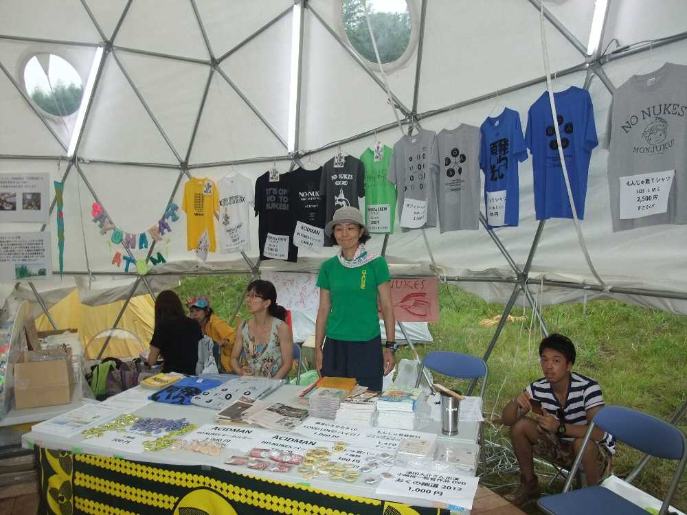 Tシャツ売り場。