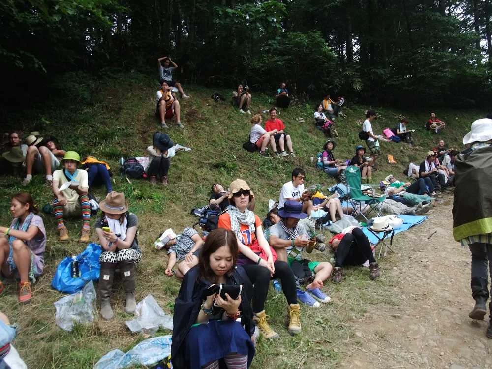 ホワイトステージとアバロンフィールドの間の坂道。