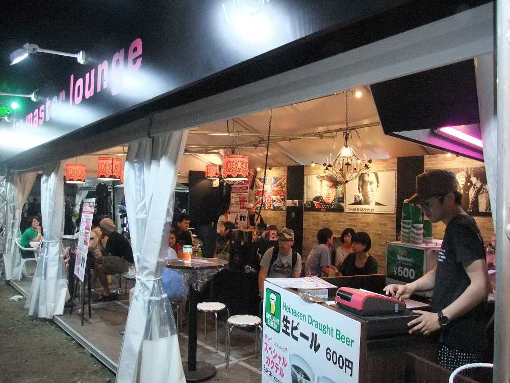 イギリスのアーティスト中心のHMV。