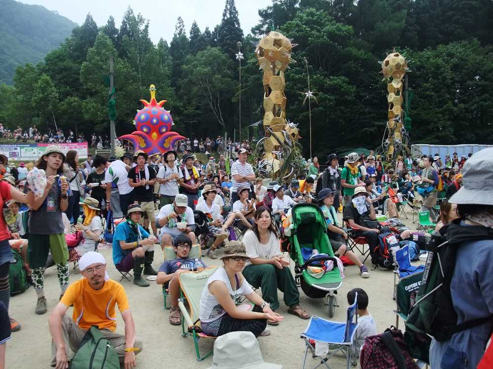 後方はどのステージでもいすが多い。