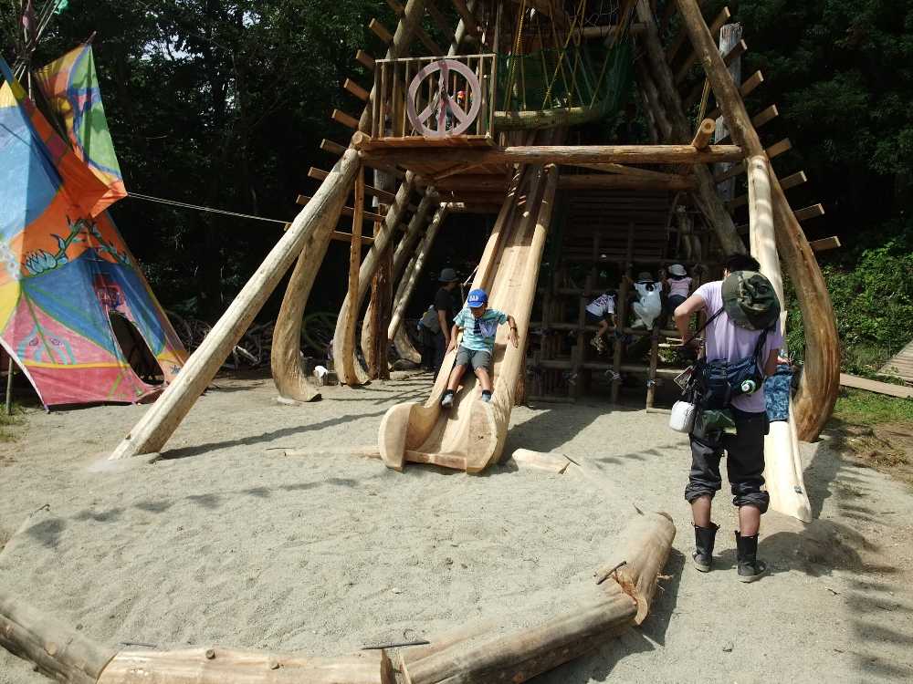 滑り台が長く本格的になった。