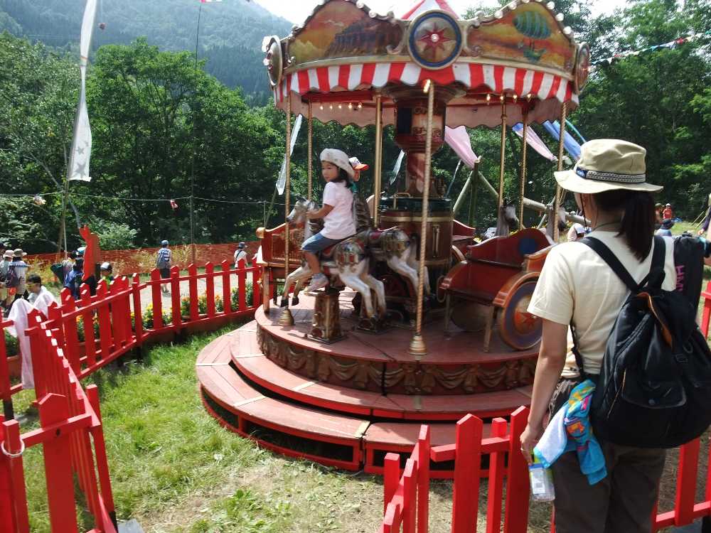 毎年あるメリーゴーラウンド。