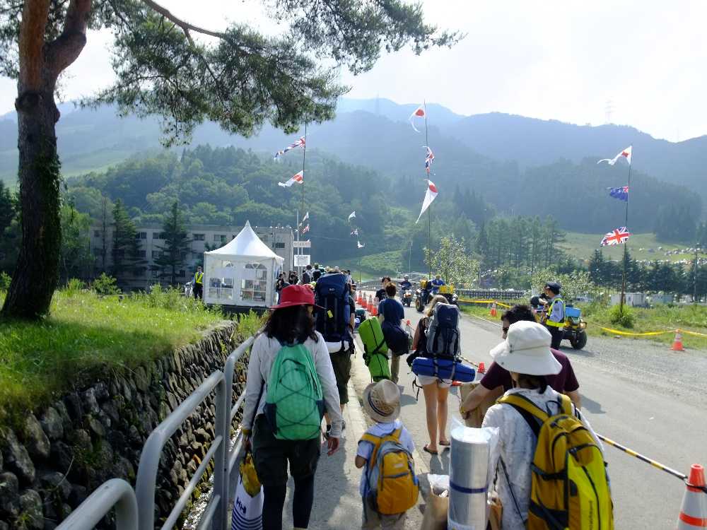 キャンプサイトに入る手前。