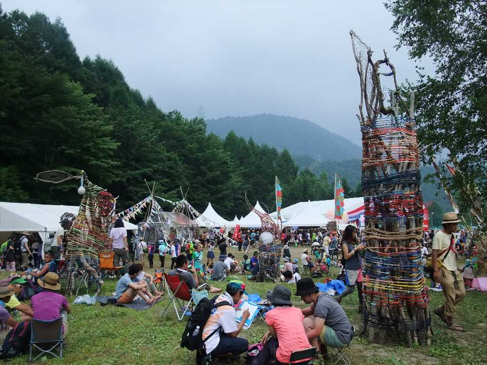 ストーンドサークル。曇っている。