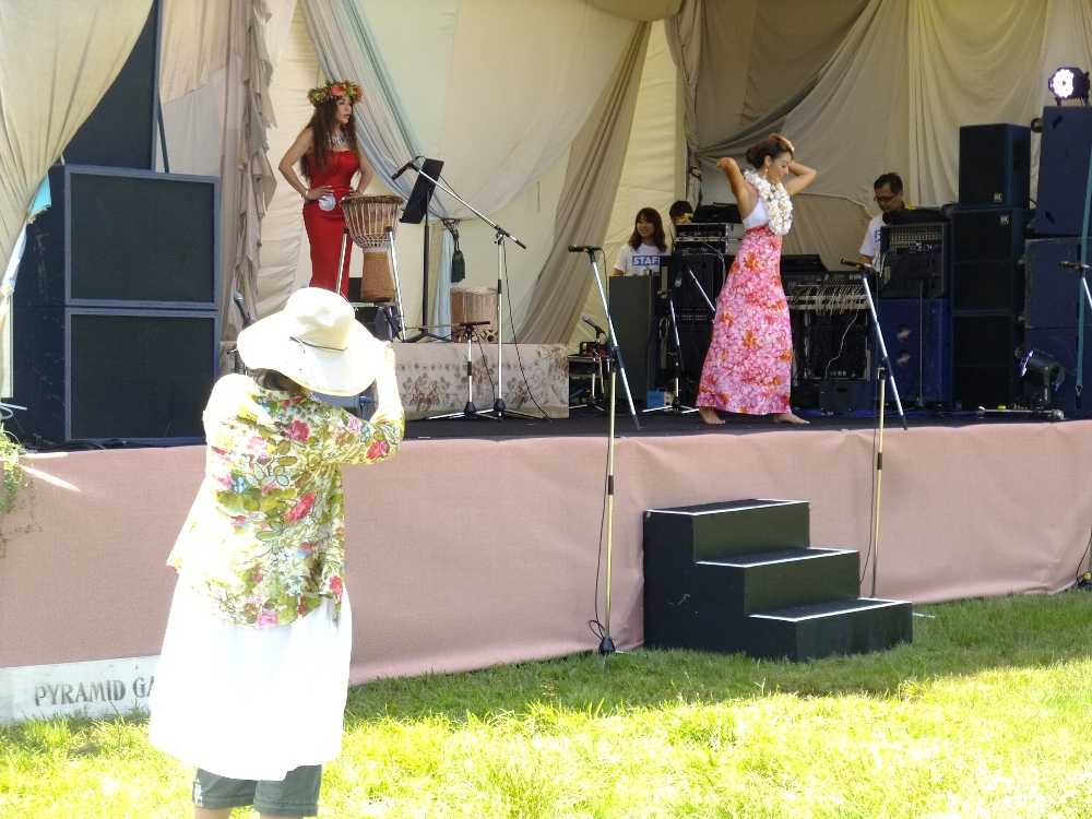 赤い人がサンディー。