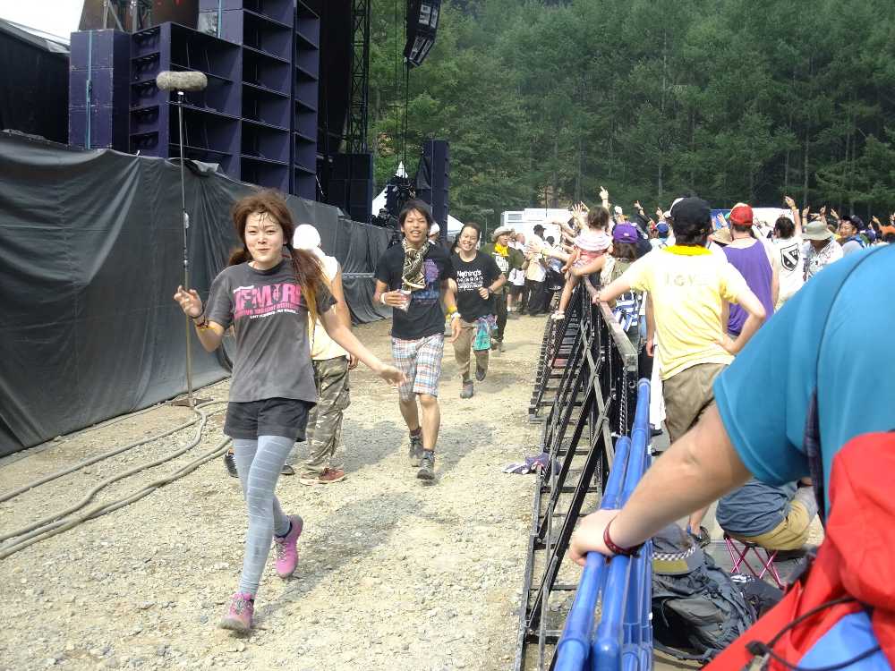 ロコフランクのころ。クラウドサーフで落ちてきた人。