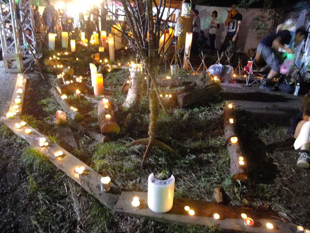 オアシスエリア、ワールドレストラン前のキャンドル。