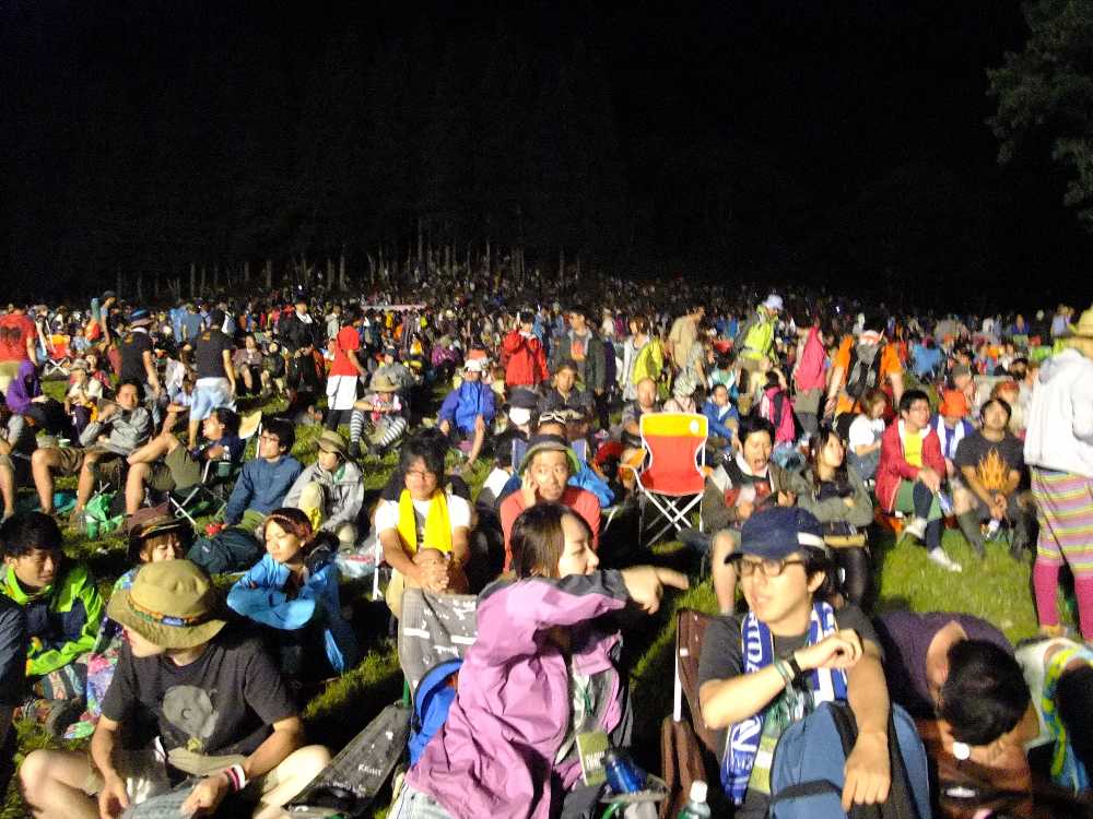 しばらく居残る人たち。