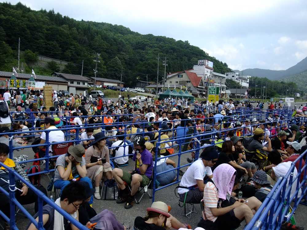 前夜祭夕方の行列。