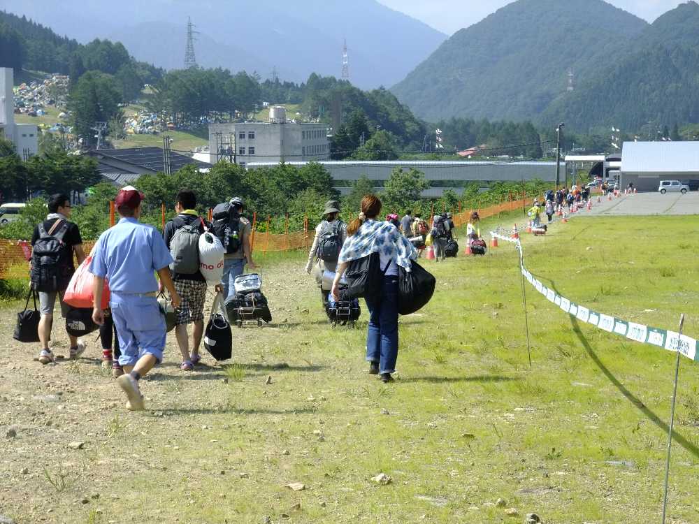 ひたすら歩く。