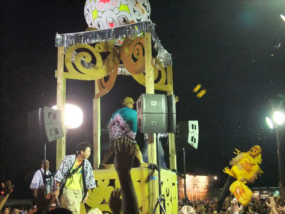 上の2人も投げている。