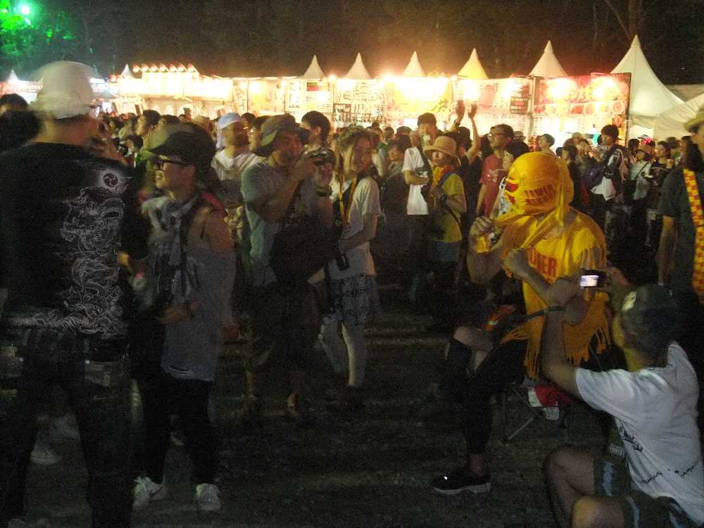 任務終了後も記念撮影。