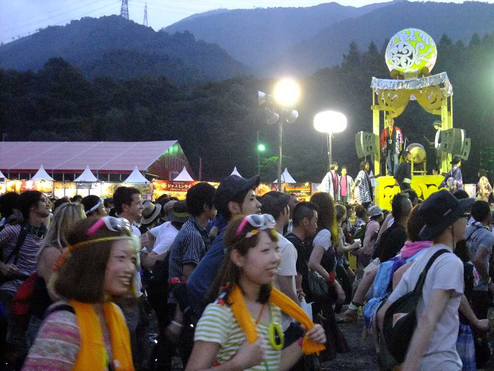 櫓を反時計回りに進む。