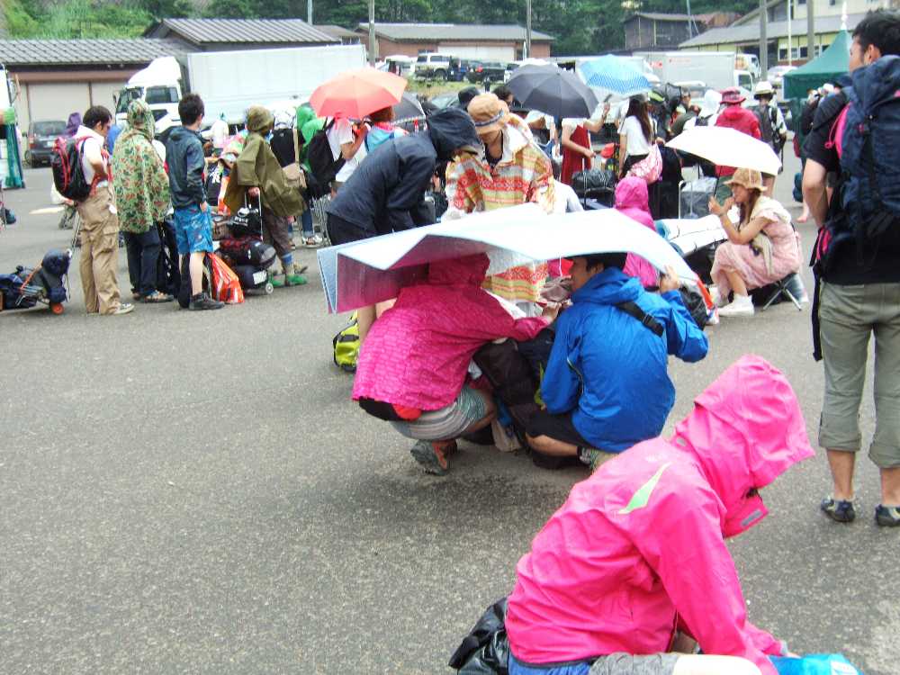 場外飲食エリア。