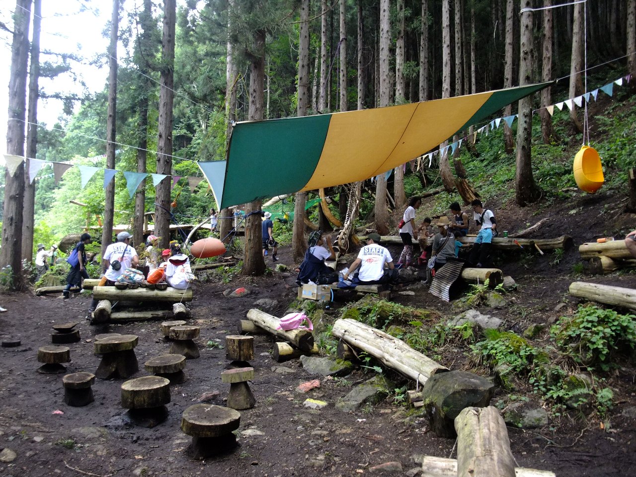 子ども向けなので日よけがあります。