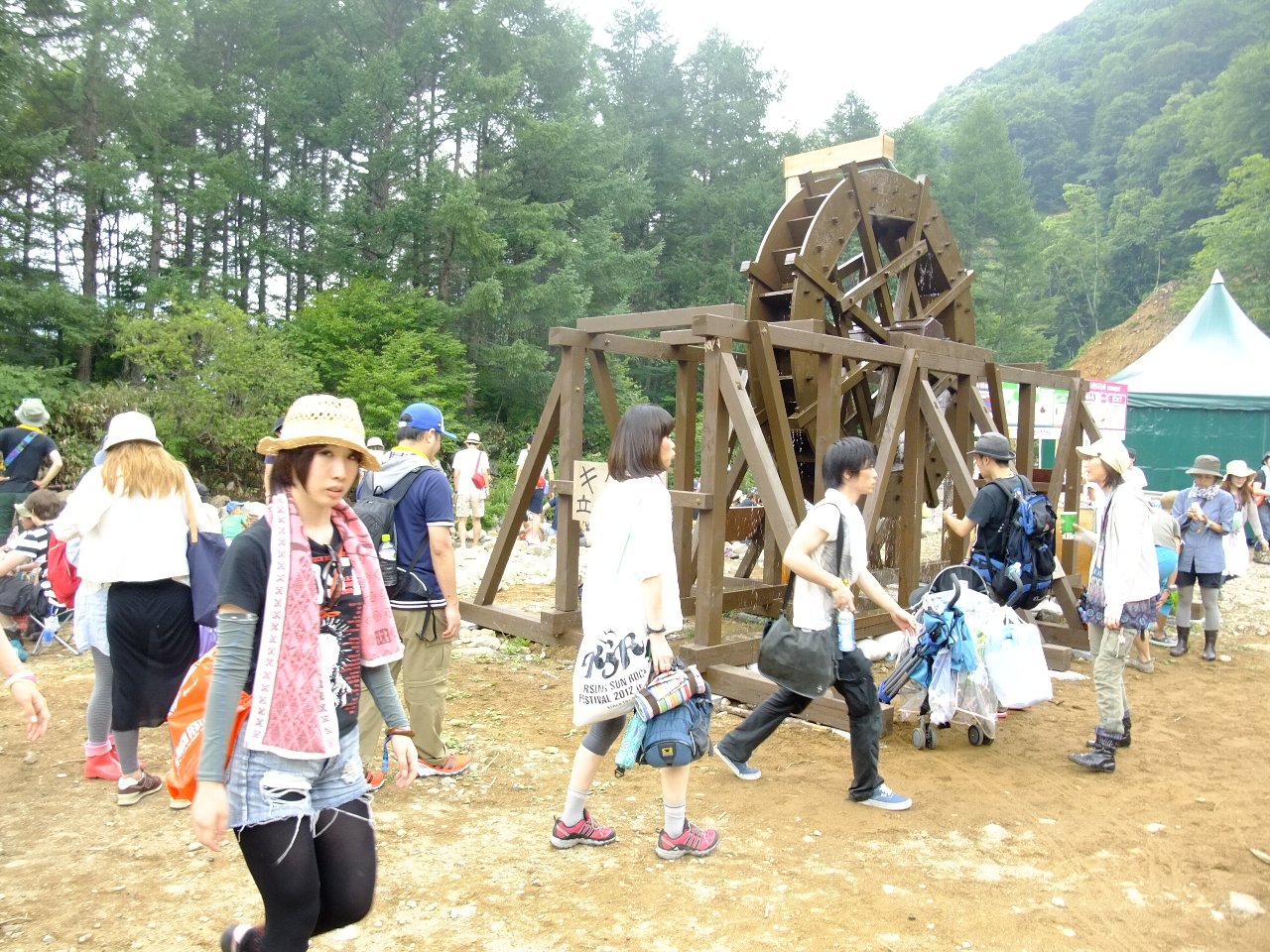 いつも通りの水車。