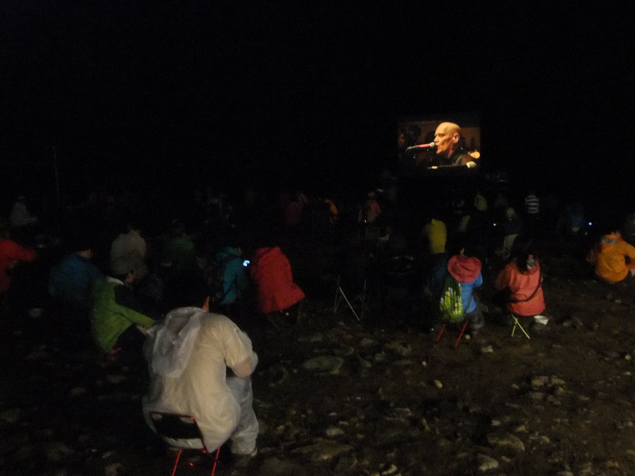 富士映劇。ウィルコ・ジョンソンが映っています。