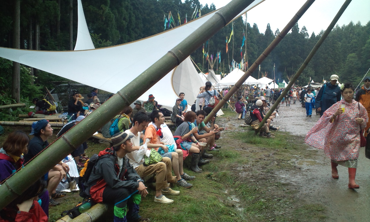 オレンジコート側。