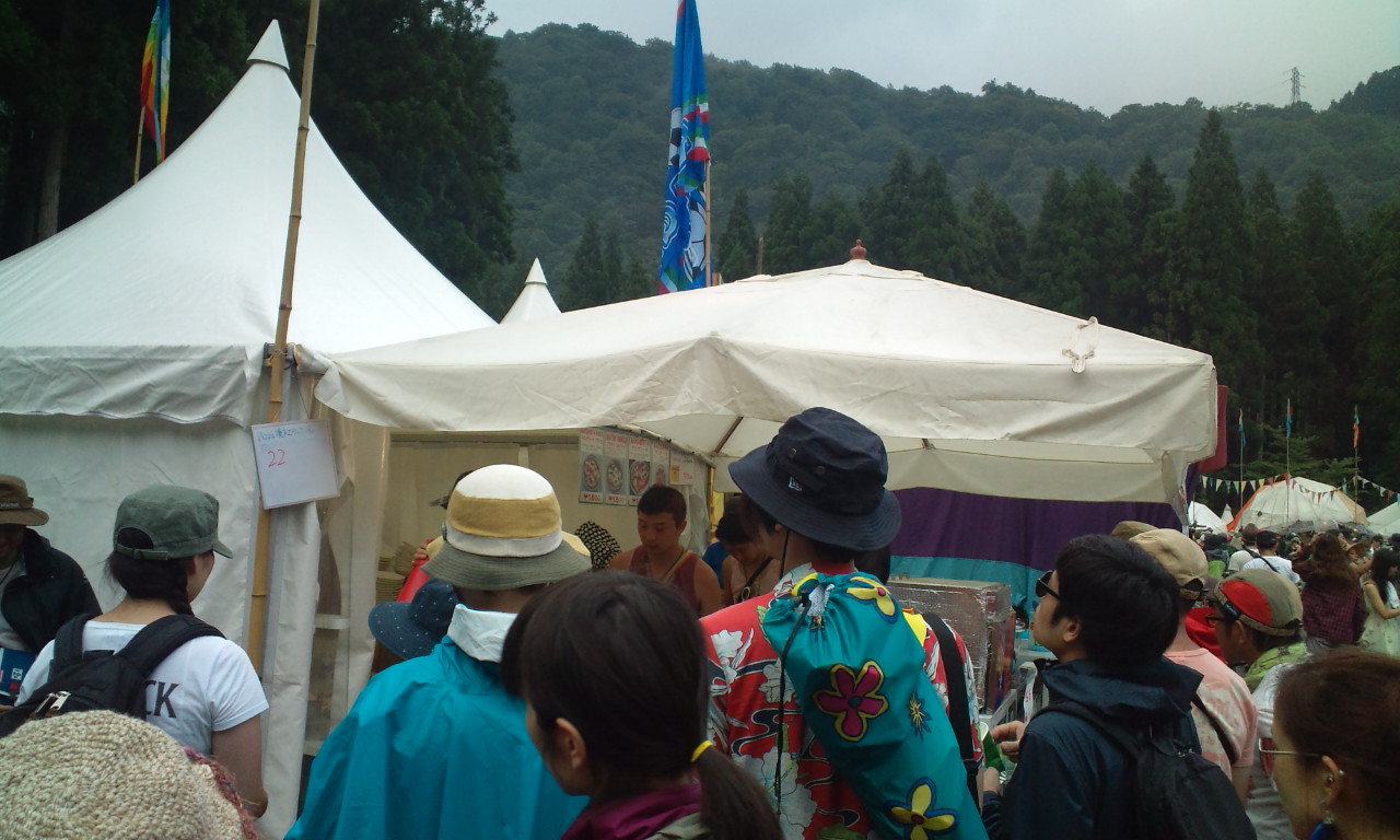 フィールドオブヘブンのステージに近いところにあるピザ店さくらぐみ。