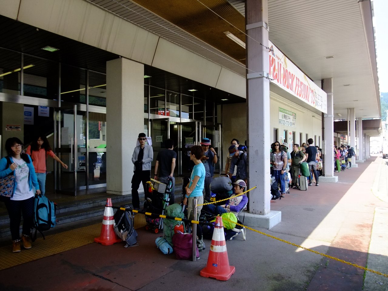 5分で行列がこれだけ伸びます。