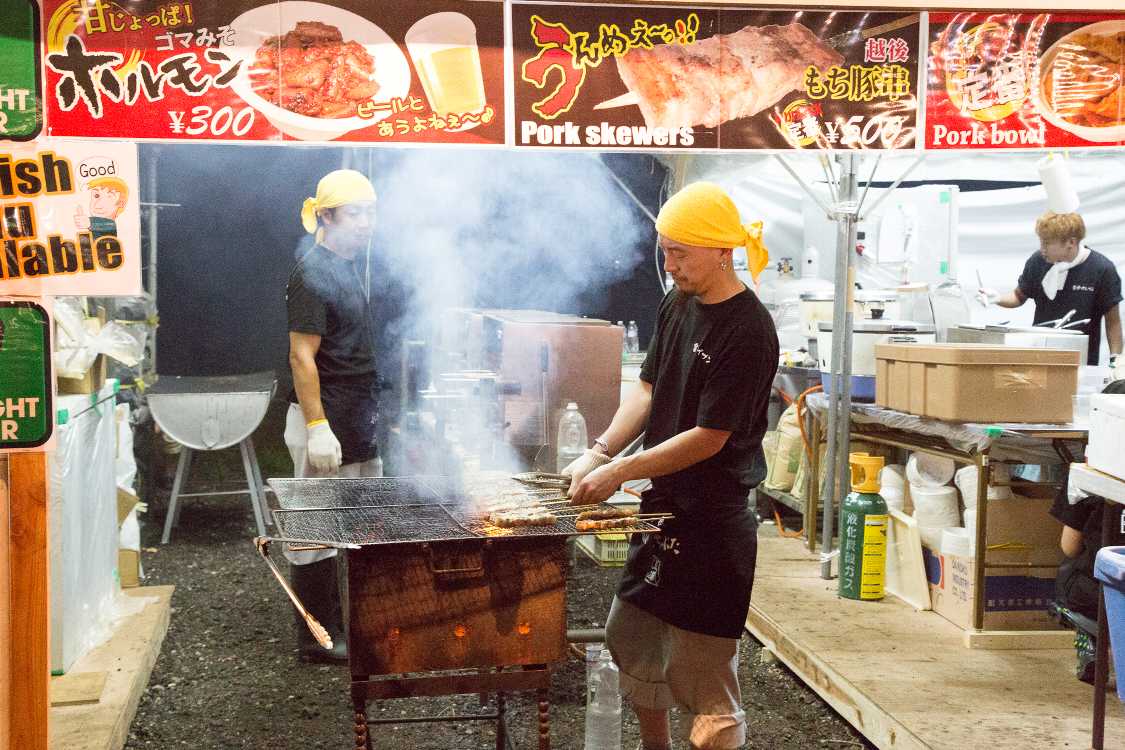 前夜祭なので奥にあるバーベキューセットまでは使っていない。