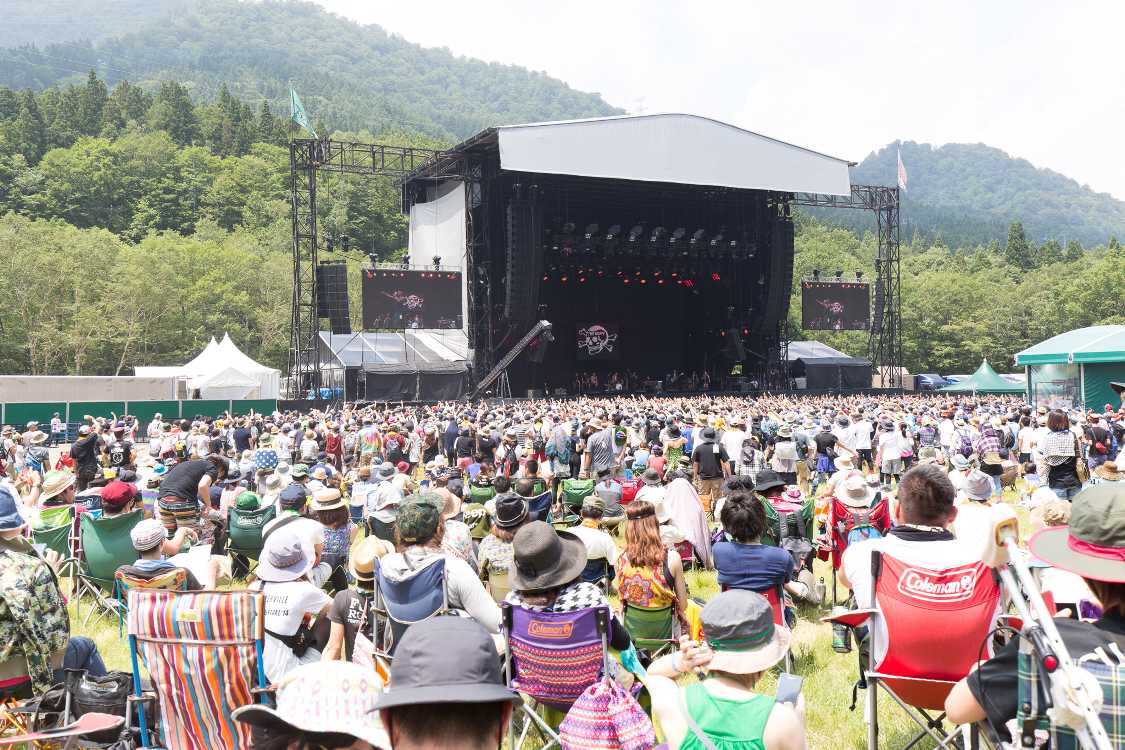 グリーンステージ。土曜の午前11時ごろ。