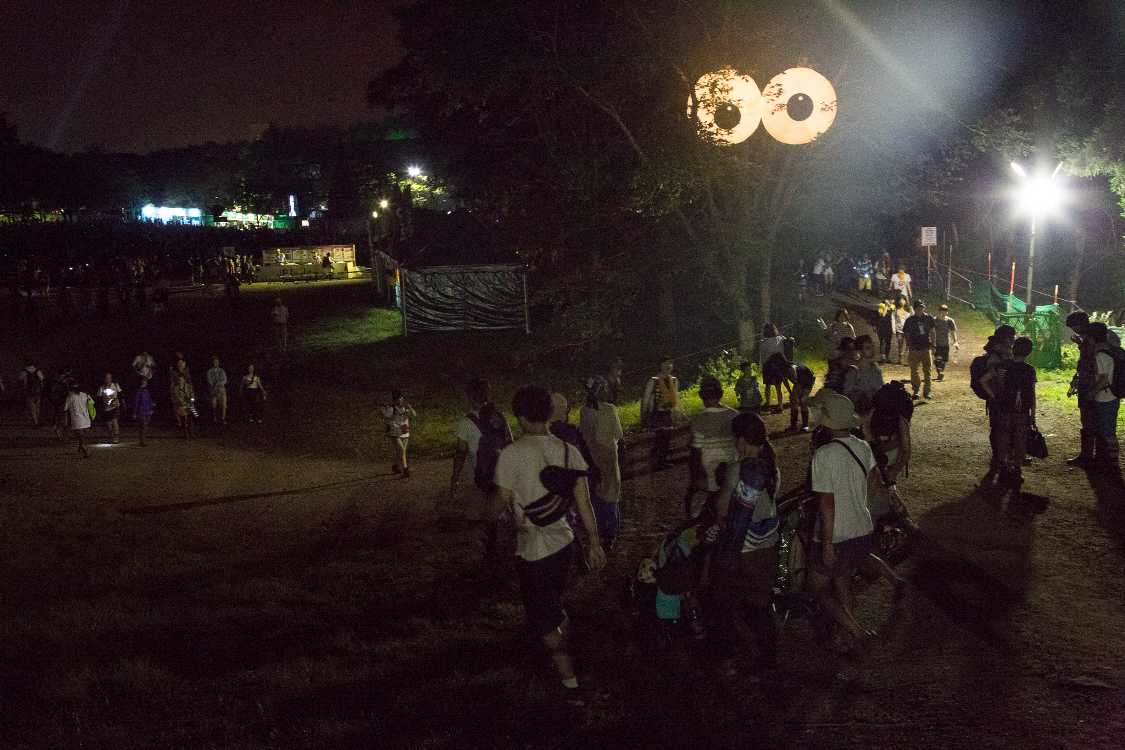 金曜午後10時15分ごろ。フランツ・フェルディナンド公演中。