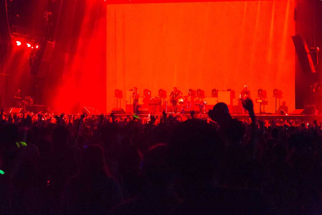 立ち上がって盛り上がりました。